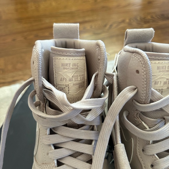 Size 7 Nike Women’s AF1 HI UT 2.0 - Picture 3 of 8